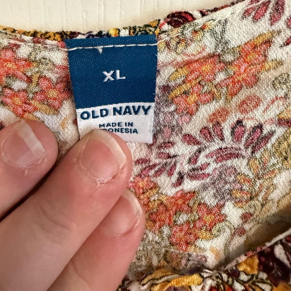 Old Navy Multicolor Floral Blouse - Picture 3 of 4